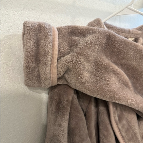 TARGET GLAM ROBE - Picture 5 of 6